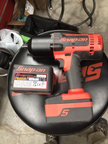 New Snap On CT8850 1/2” 18v Lithium Impact Wrench w/ 2 Batteries