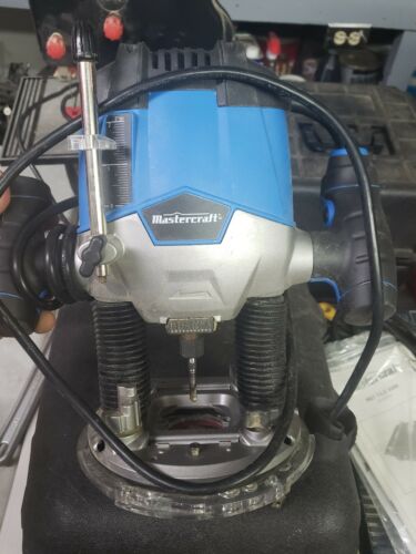 Mastercraft PLUNGE router like new  120v