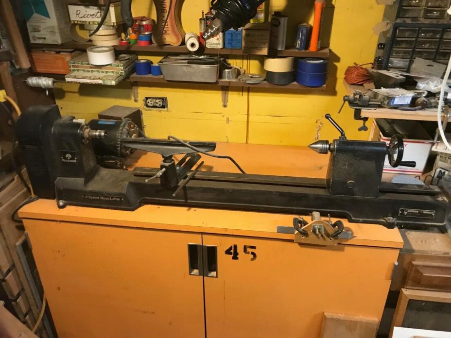 Wood turning lathe