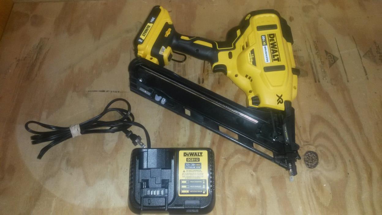 Dewalt DCN650D1 20V MAX Lithium-Ion XR Brushless 15 GA Angled Finish Nailer Kit.