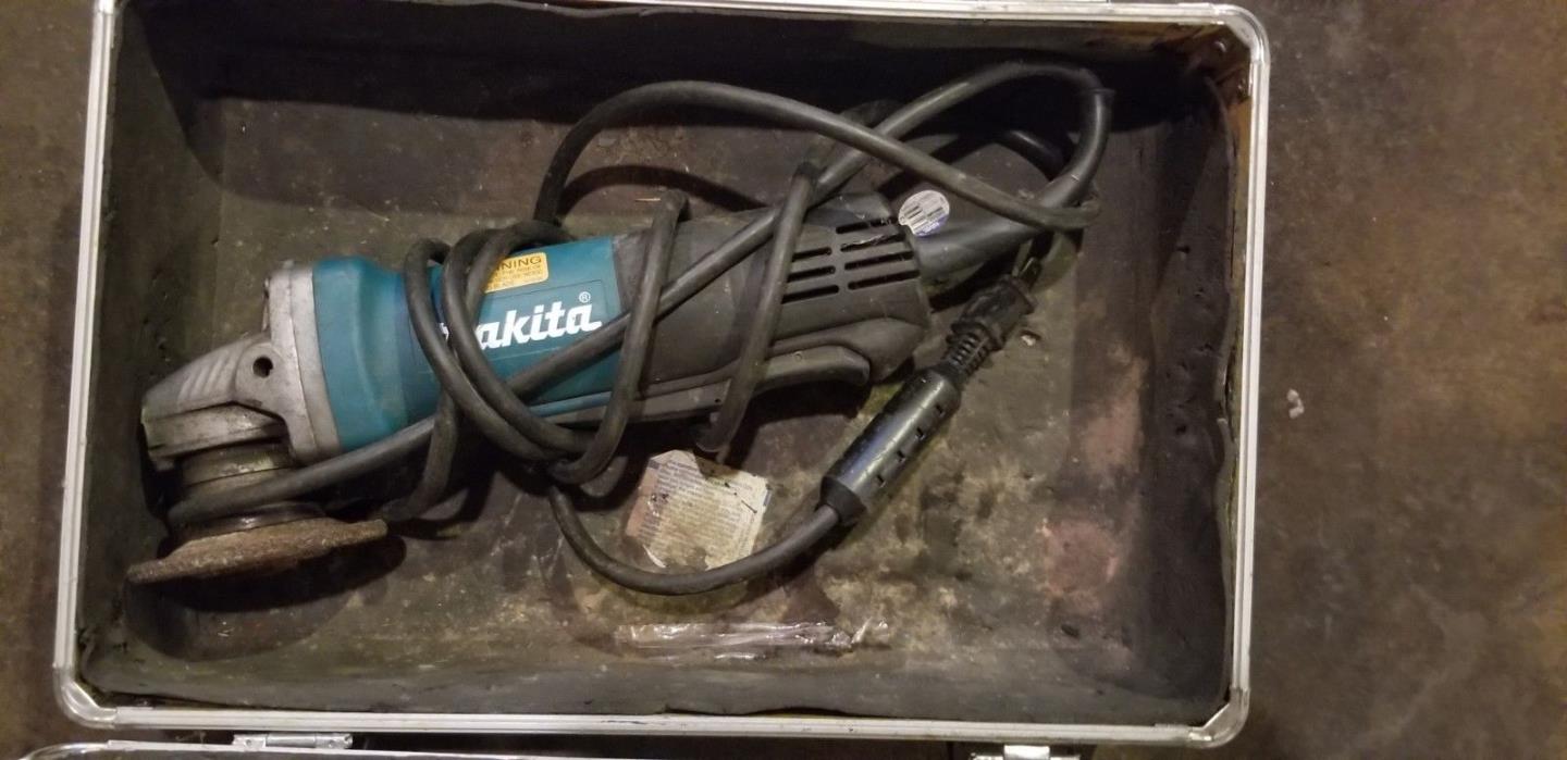 Makita 9557PB Corded Angle Grinder