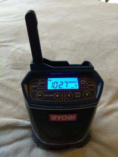 RYOBI 18 V. PORTABLE RADIO AM/FM MP3  AUX  P741