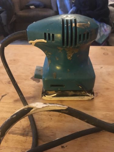 JJ B254 Makita Palm Finishing Sander Corded B04550 Missing Bag