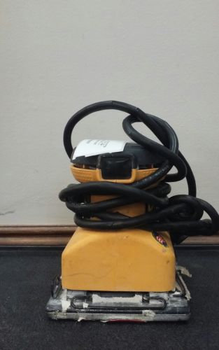Dewalt Palm Sander DW412 *147327
