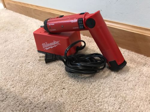 **MINT** Milwaukee Cordless Screwdriver 2 Speed 6546-1   2.4V Battery + Charger