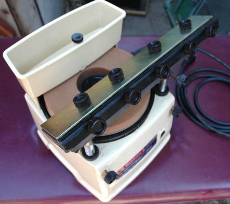 Makita 9820-2 horizontal wheel tool sharpener, used very little