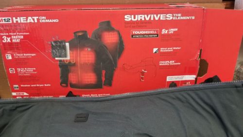 Milwaukee Men's Medium M12 12-Volt Lithium-Ion Cordless Black Heated Jacket Kit