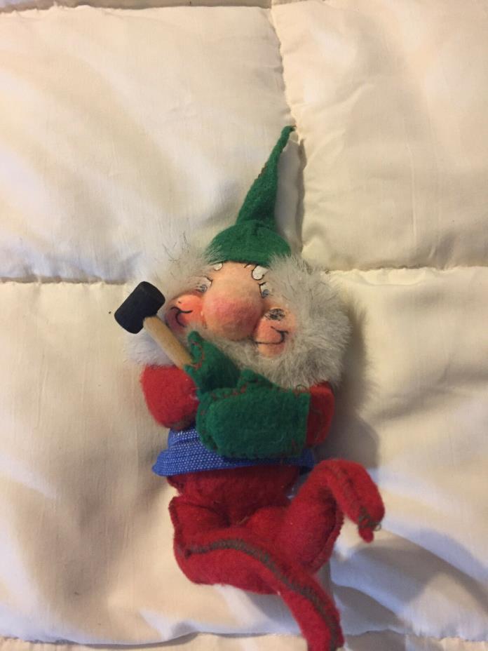 VINTAGE 1982 RENNOC RED GREEN GNOME ELF WITH TOOL HAMMER DOLL!