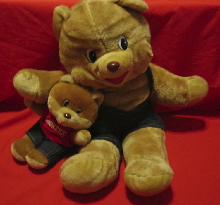 Shoneys Collectable Bears Set of 2  24