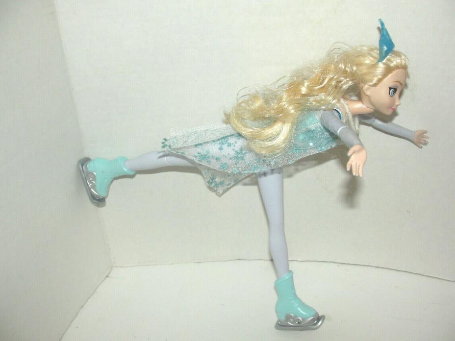 Disney Frozen Ice Skating Princess Elsa Doll Articulated Mattel Snow Cape