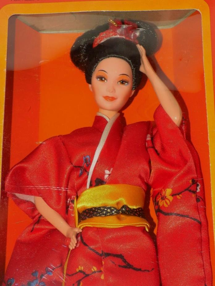 4041 MIB Vintage JAPANESE Barbie from 1984 NRFB      Barbie with long black hair