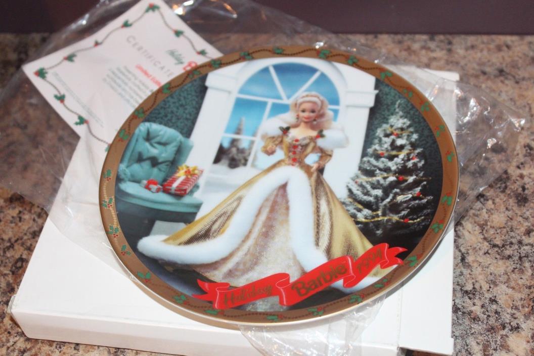 NEW IN BOX: 1994 ENESCO HAPPY HOLIDAYS BARBIE LIMITED EDITION PLATE W/PAPERS