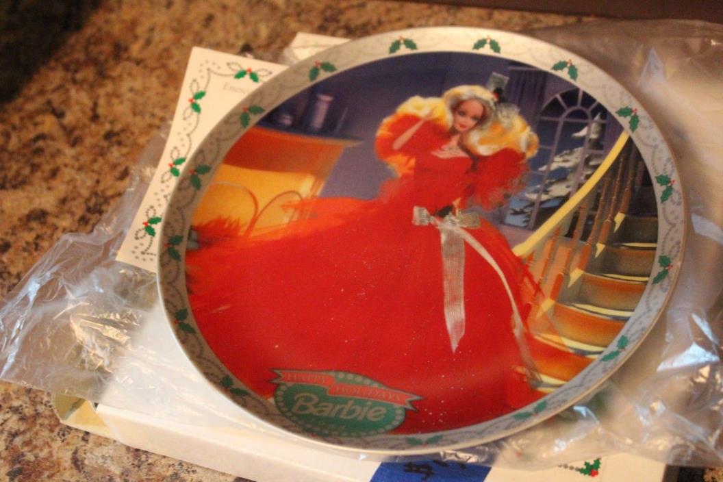 NEW IN BOX: 1988 ENESCO HAPPY HOLIDAYS BARBIE LIMITED EDITION PLATE W/PAPERS