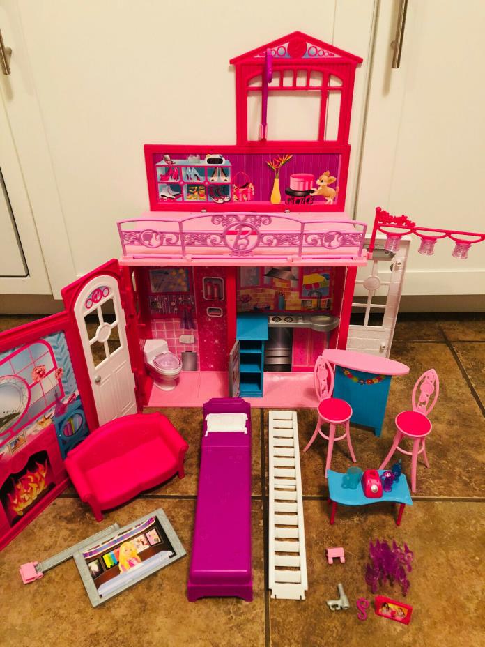 Barbie Dollhouse Glam Vacation Beach House Fold 'N' Go Pink Furniture Playset