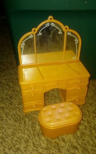 Older Barbie or same size dolls Dollhouse Furniture pink vanity and chair