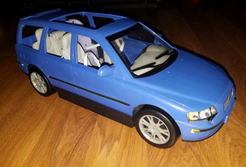 2003 Barbie Happy Family Blue Volvo V70 T8 Wagon Car with Carseat