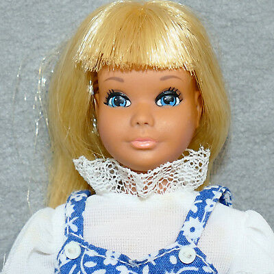 SKIPPER 1970s Doll MALIBU in BEST BUY GRANNY DRESS Floral Blue White '76 Only