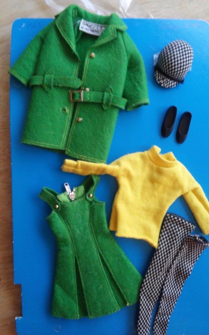 Barbie Skipper 1965 TOWN TOGS #1922 Tagged Complete Set Near Mint - Mint