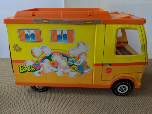 Mattel Barbie Country Camper 1970 Used 2 Yellow Sleeping Bags & Tables Included