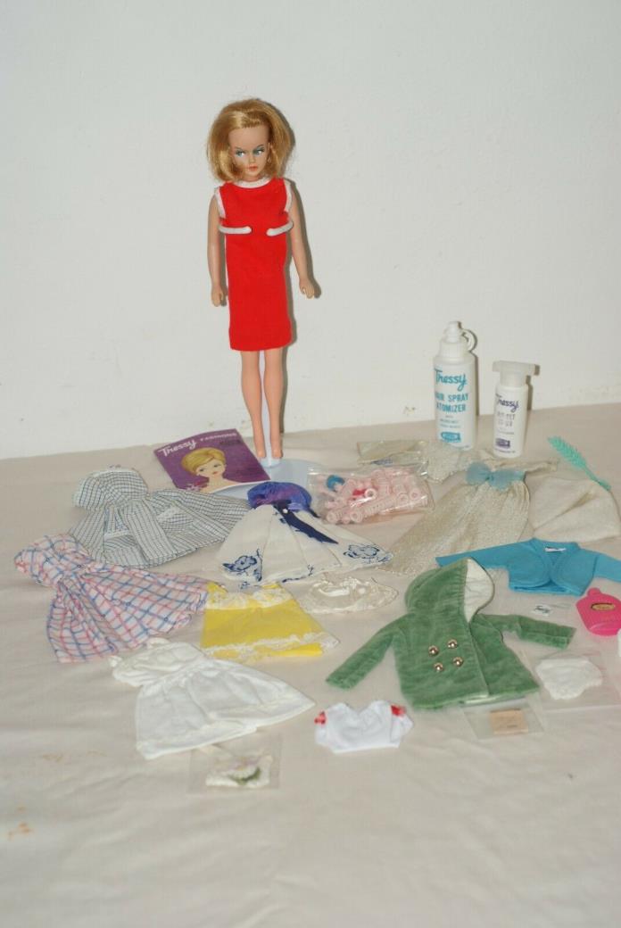 NICE!! Vintage Tressy Doll Lot Clothes & Accessories Booklet