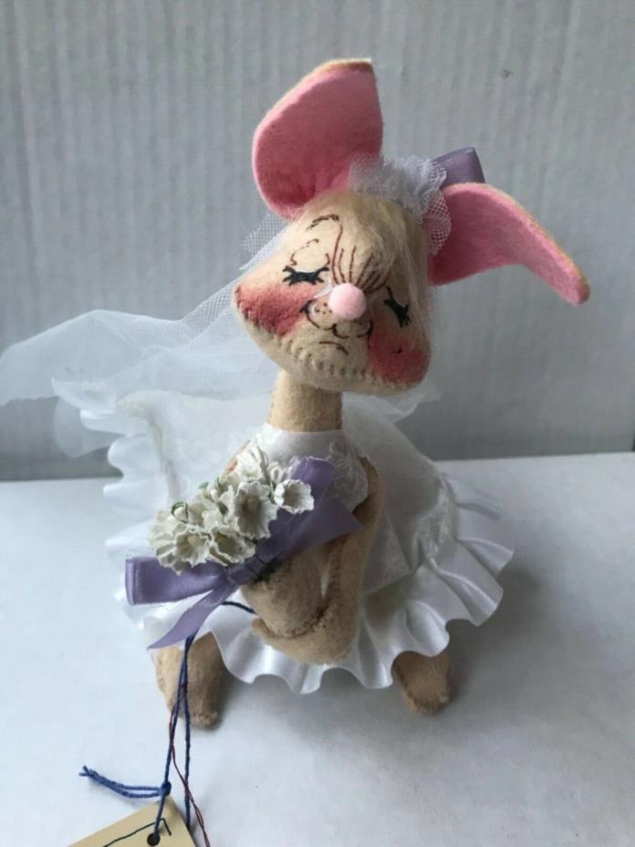 VINTAGE RARE Annalee Bride Bunny 1993--Adorable!