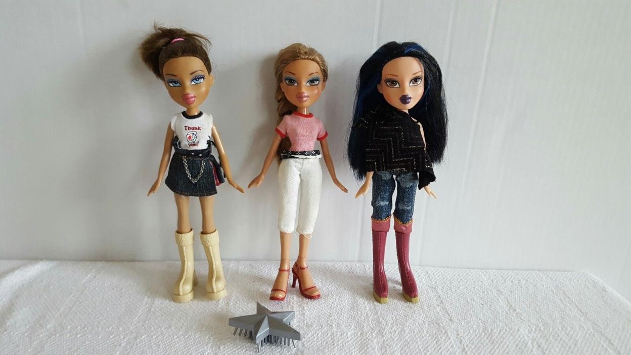 Lot of Beautiful Bratz Girl Dolls with Clothes and Shoes Excellent Condition