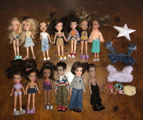 Lil Mini Bratz dolls Lot Of 13 Bratz Boy girls clothes And shoes Lot