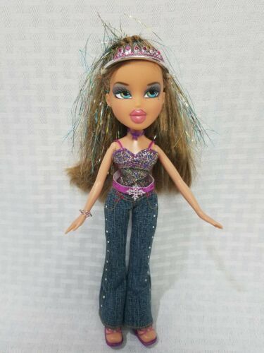 BRATZ Yasmin New Yearz Celebration Doll with * ORIGINAL Clothing EUC