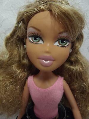 Bratz Yasmin Doll From Triiiplets Friends  EN CASA by MGA With A Full Outfit