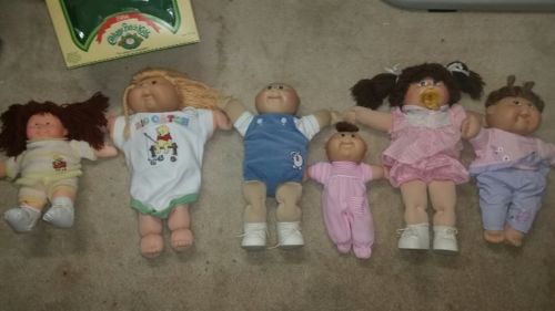 5 Original vintage Cabbage Patch Dolls and one generic look alike