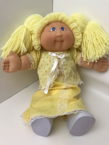 Cabbage Patch Doll 25th Anniversary Girl Dressed Yellow Hair Blue Eyes