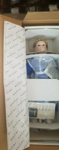 Danbury Mint Amish Bride Fine Bisque Porcelain Doll 1992 With Stand And Orig Box