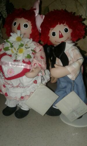 Danbury Mint Doll Set Raggedy Ann and Andy Sweet Valentines  no box
