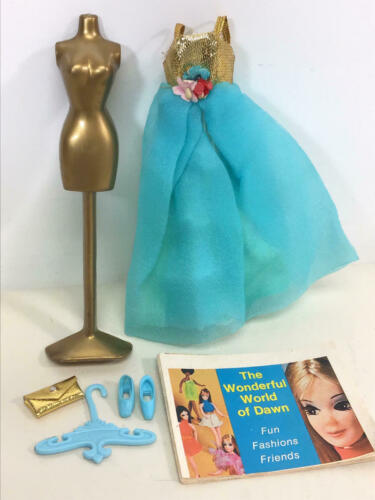 TOPPER DAWN OUTFIT 813 - BLUE POUF