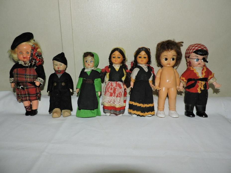 7 Vintage dolls Sleep Eyes Dolls