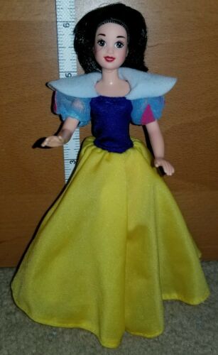 DISNEY Princess Snow White 6 Inch Small Doll