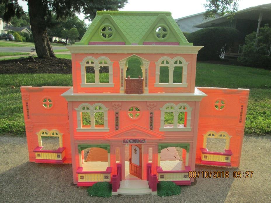FISHER PRICE 2008 DOLL HOUSE PINK MANSION, CLEAN ,60% OFF,  PICK UP CLEVELAND