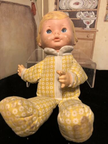 Vintage FISHER PRICE TOYS 1975 HONEY LAPSITTER 12