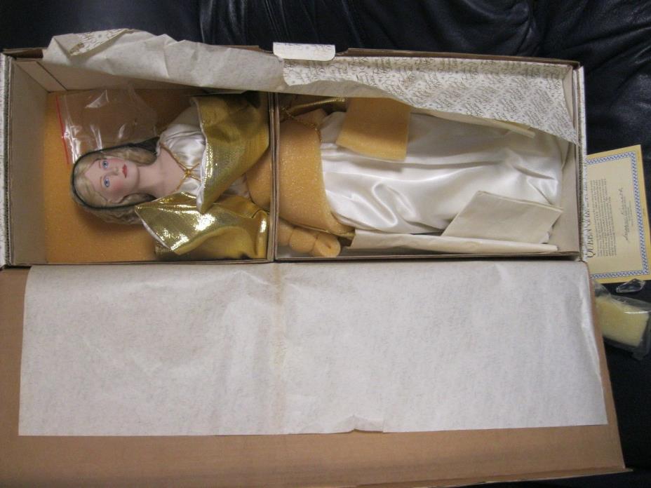 Franklin Mint Heirloom Queen Galadriel Doll  Porcelain Lord Of the rings NEW