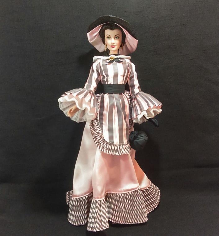Franklin Mint Scarlett O'Hara vinyl doll In Peachtree Promenade GWTW