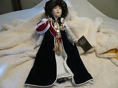 Queen Elizabeth II Porcelain Doll Franklin Mint Heirloom Royalty Collection