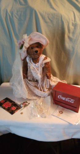 Bonnie a Coca-cola Franklin Heirloom Collector Teddy Bear