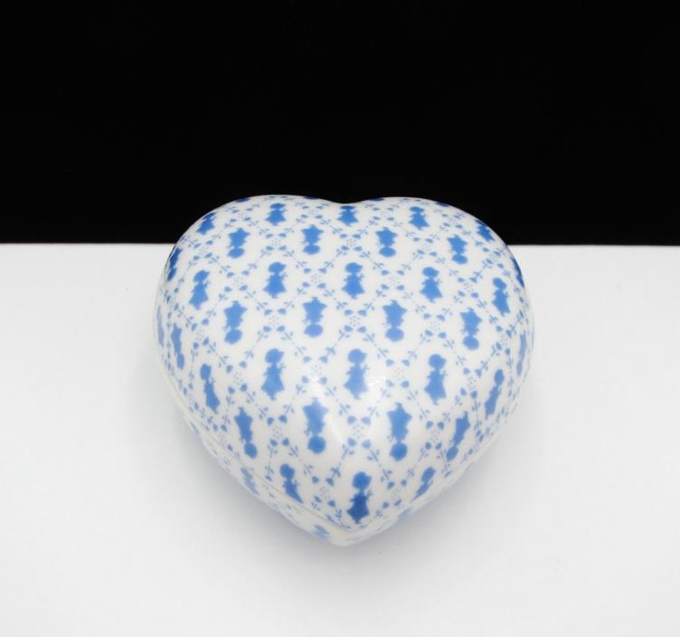 Vintage 1980's Holly Hobbie Petit Pattern Porcelain Heart Trinket Box
