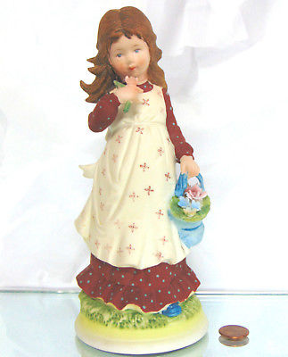 1973 HOLLY Hollie HOBBIE Hobby Flower Basket Porcelain Doll Figurine Figure MINT