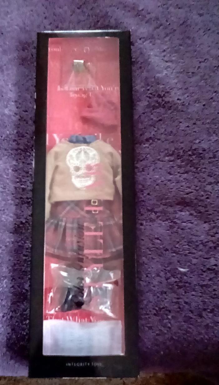 Integrity Toys Style lab 2016  Teen Spirit used outfit complete