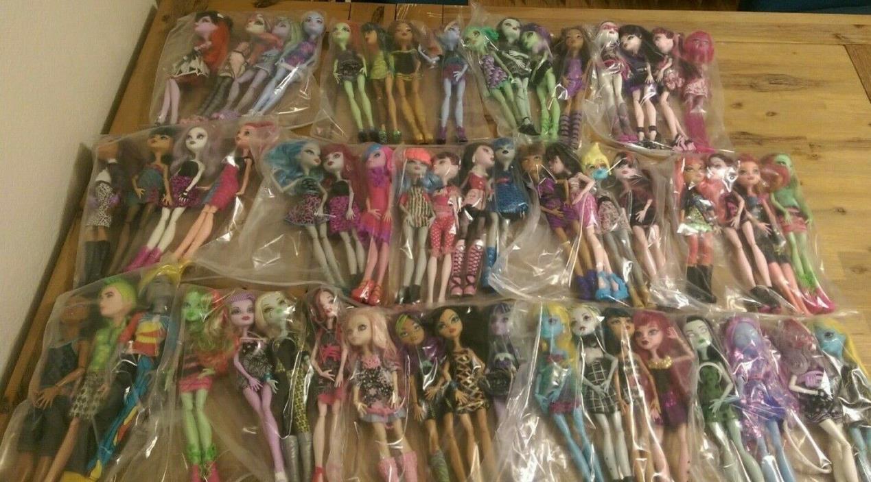 Huge Monster High Lot 58 Dolls Accessories Fusion Chamber Boys Scaris Frankie