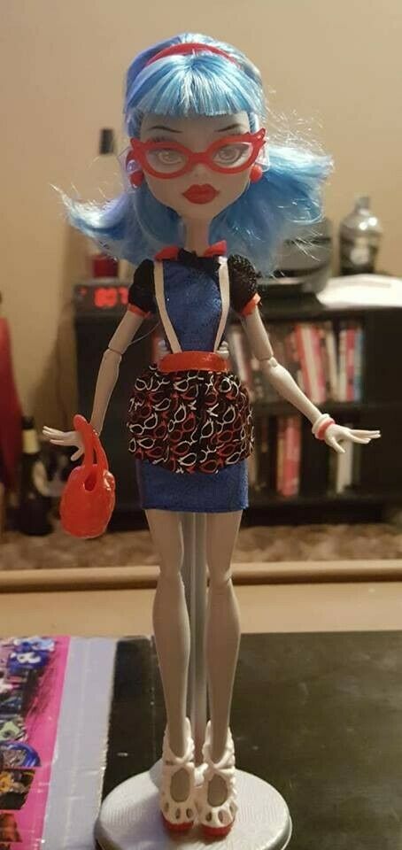 Monster High Ghouls Night Out Ghoulia Yelps Mint out of box