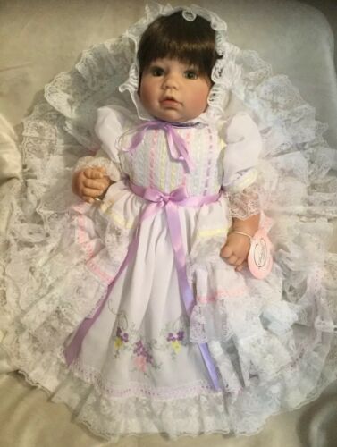 ??LEE MIDDLETON EASTER BLESSINGS LACE PEARL GOWN PASTEL RIBBONS LACE HAT ??