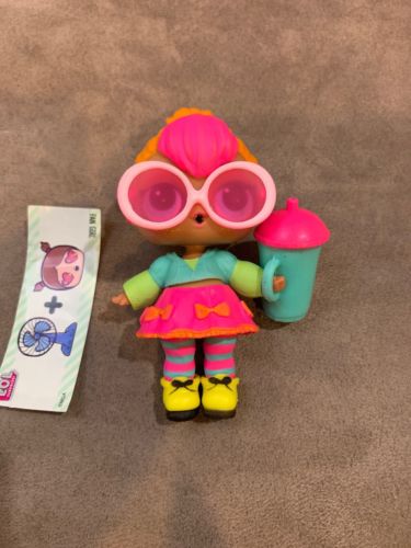 LOL SURPRISE DOLL LETS BE FRIENDS NEON QT SERIES 2 WAVE 1 BIG SIS IN HAND
