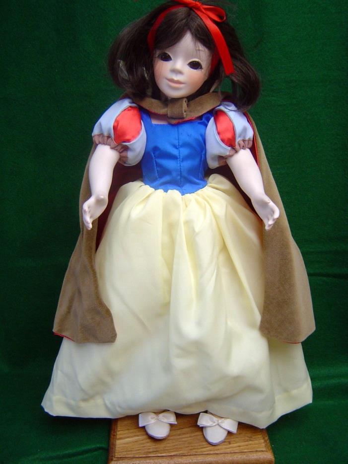 Porcelain Doll Snow White and her 7 Dwarfs Dolls by Jerri 20/13 inches 1980's